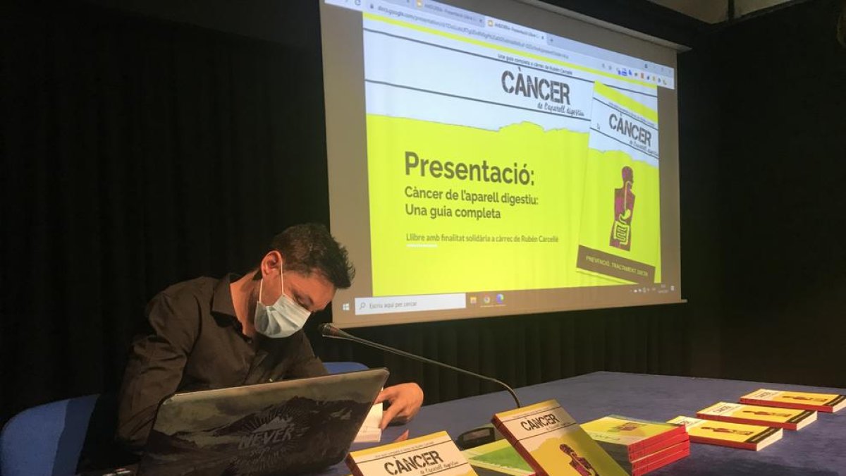 L'autor va patir un càncer en ple context de pandèmia mundial