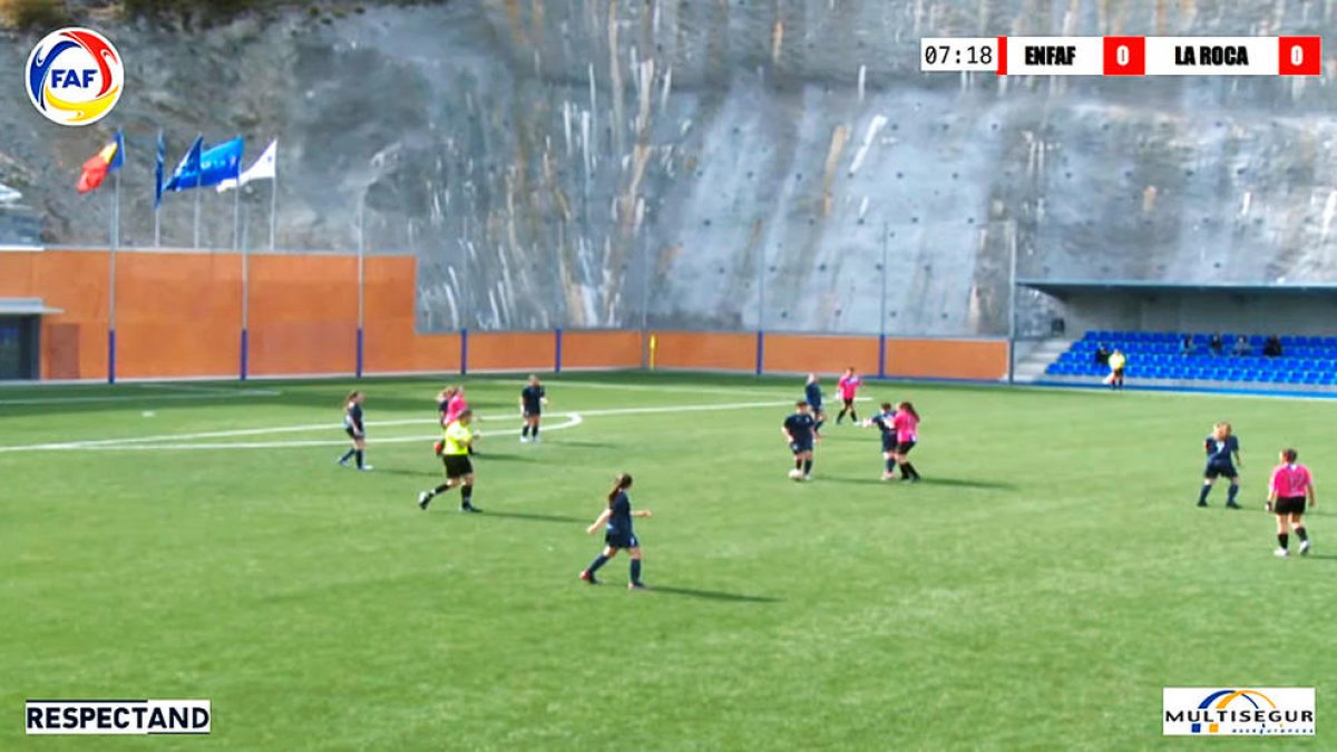 L'Enfaf lluita, però acaba perdent contra La Roca (1-3)