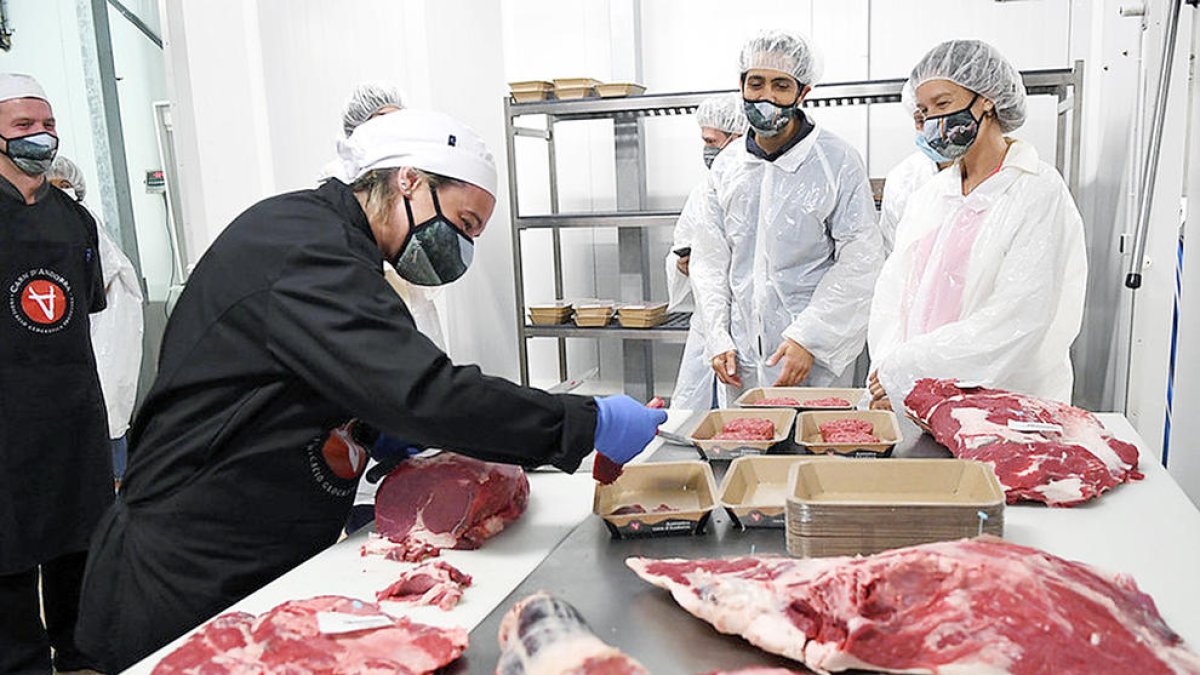 Safates per promocionar la carn d'Andorra