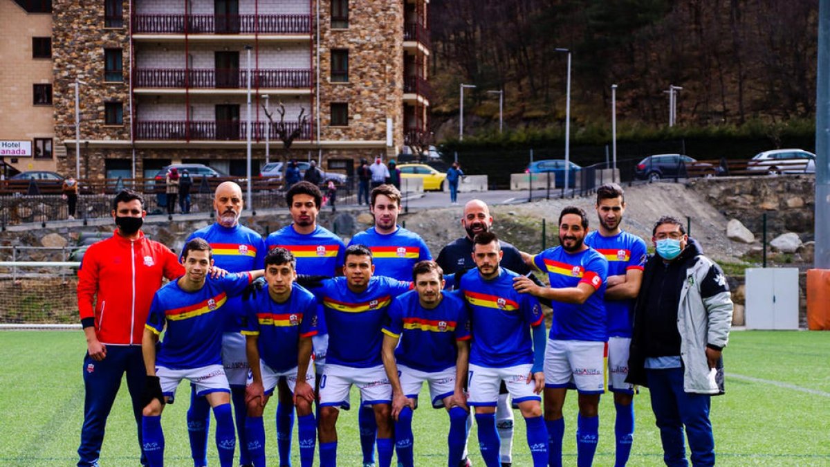 Impagaments a la plantilla i al cos tècnic del Jenlai