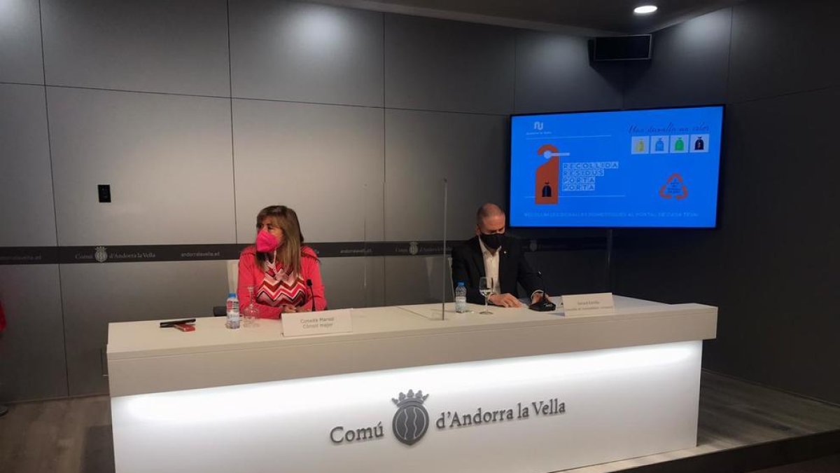 Roda de premsa de la presentació de la prova pilot de recollida de residus porta a porta a Santa Coloma