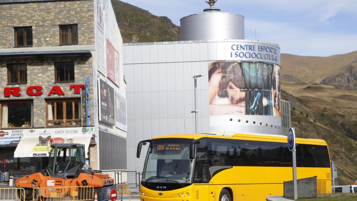 Govern obre un expedient a Coopalsa pel funcionament del bus del Pas
