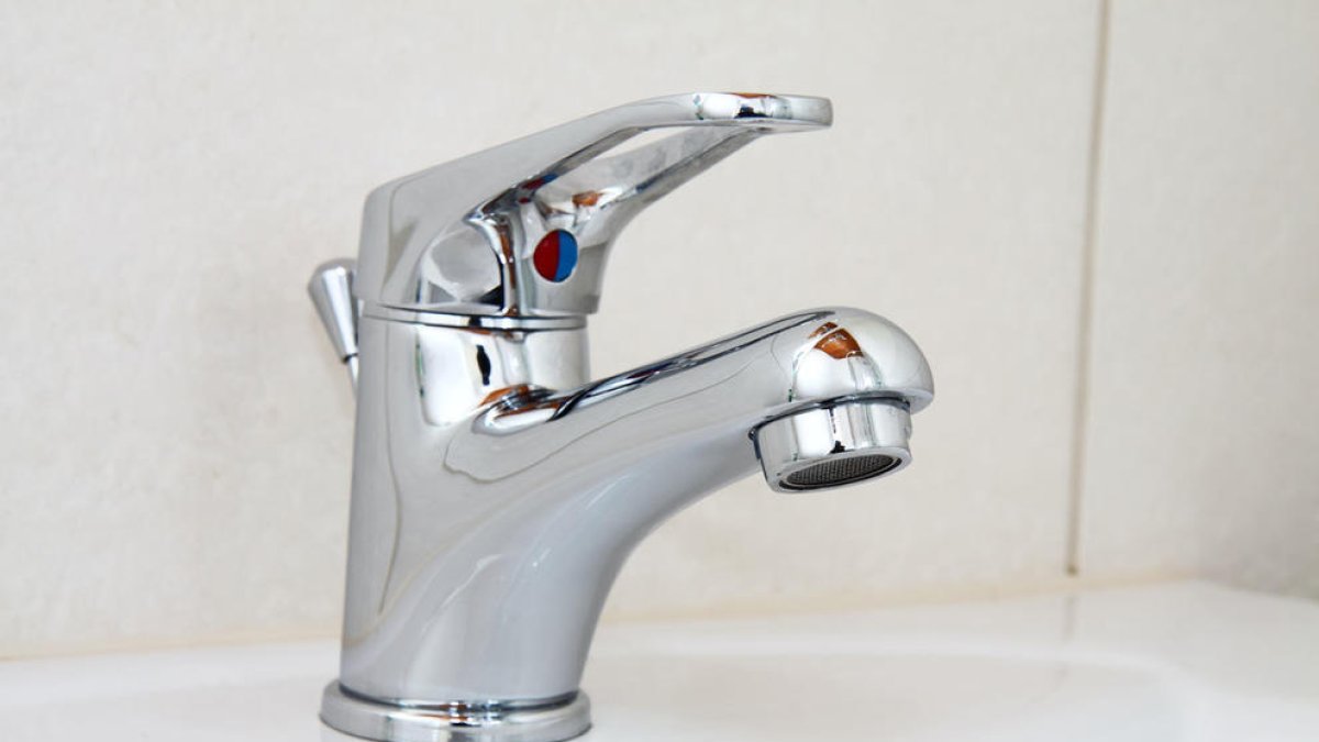 Tall d'aigua aquesta nit a l'avinguda d'Enclar