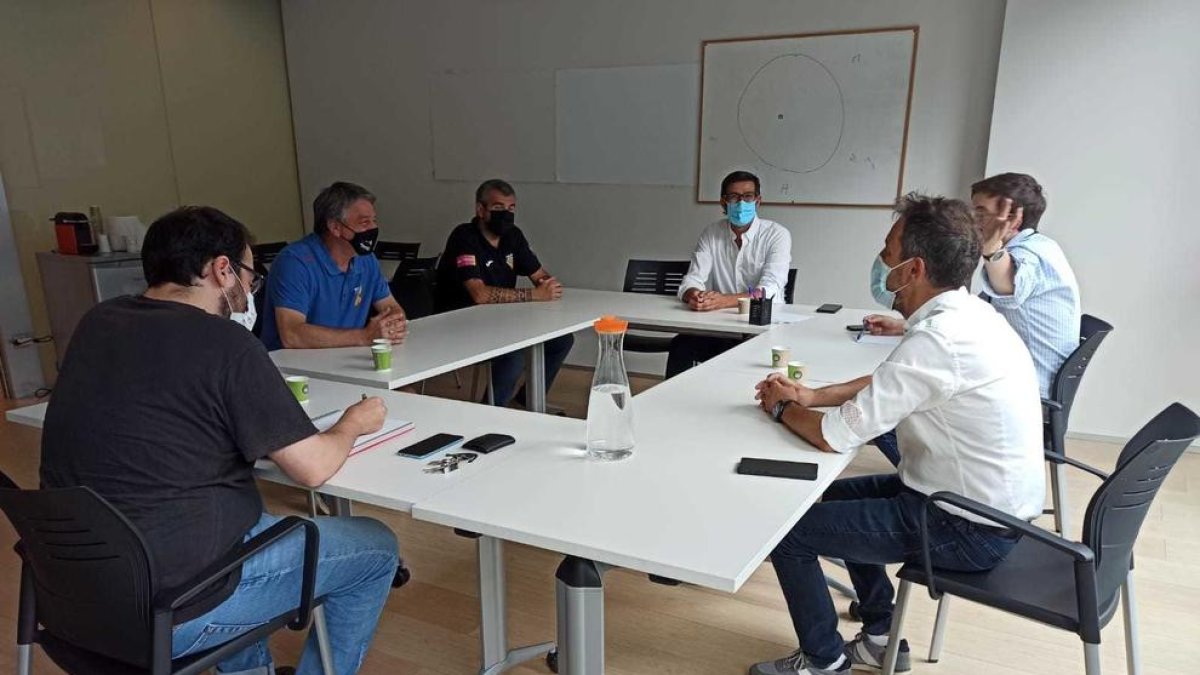 Reunió del PS amb les federacions de futbol i rugbi