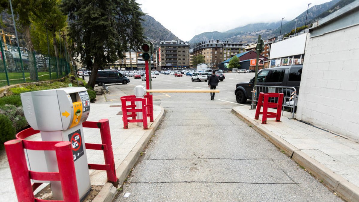 La Massana, Encamp i Canillo s'oposen a eliminar la bonificació als pàrquings