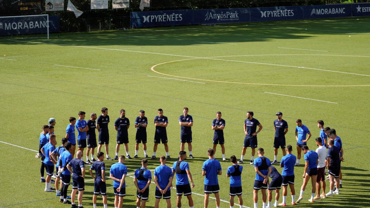 L'Andorra comença rebent el Linares