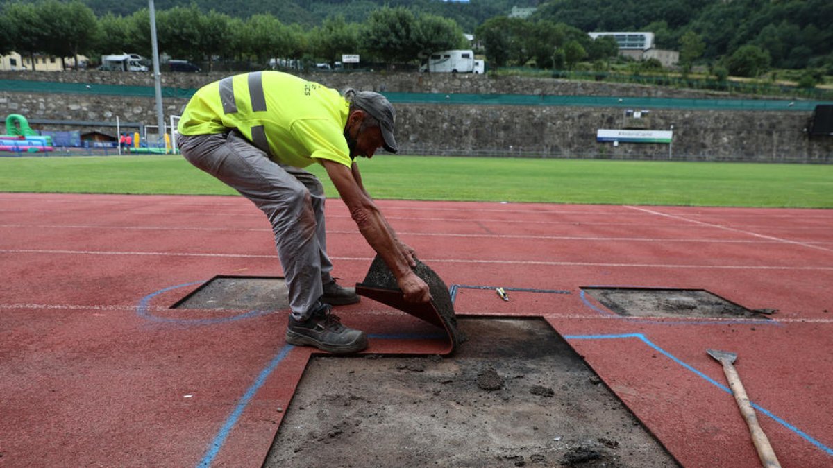 Restitució del tartan de l'estadi comunal