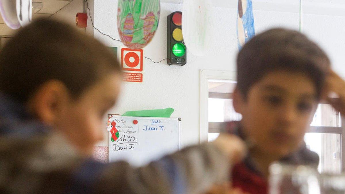 L'escola francesa avança l'horari per agilitzar el trànsit de la zona