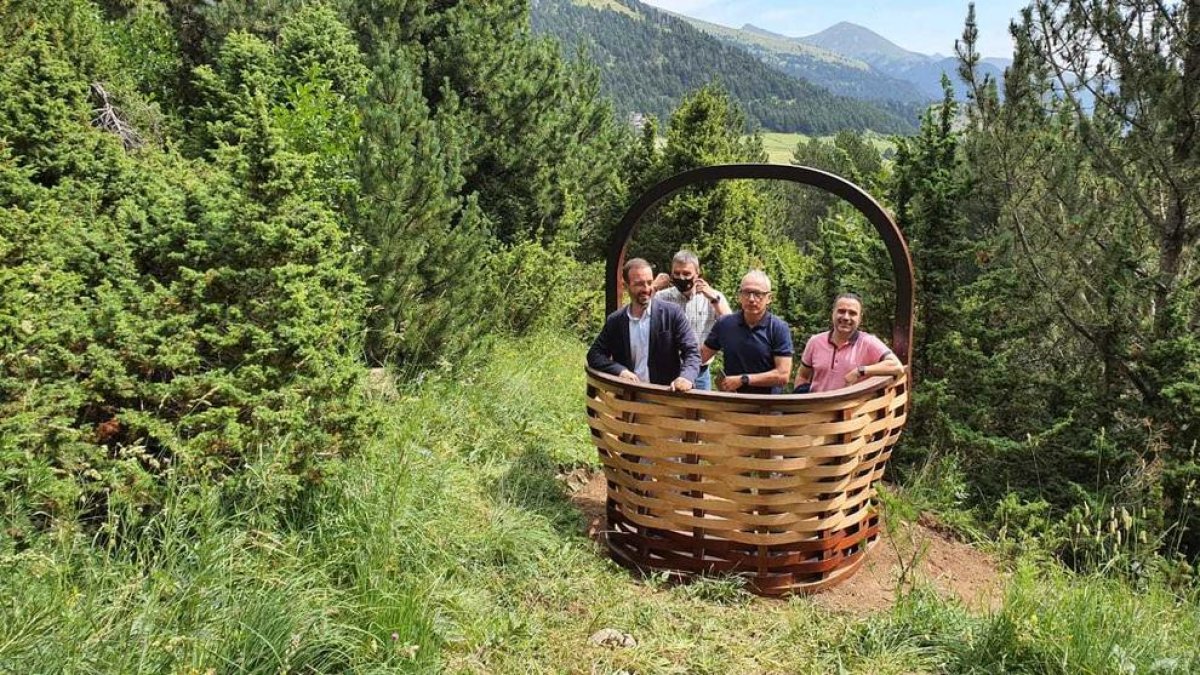 El ministre Jordi Torres Falcó, el cònsol Francesc Camp i el director de producte i nous projectes d'Andorra Turisme, Enric Torres