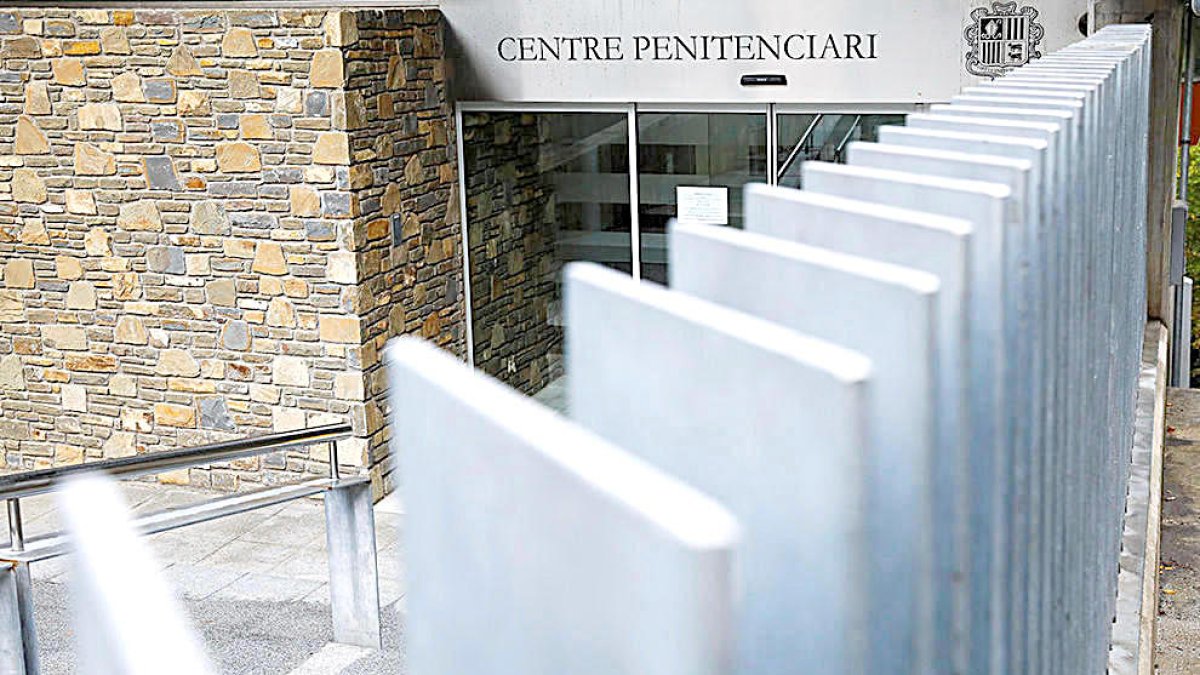 Malestar per la decisió de condonar hores de feina a la presó
