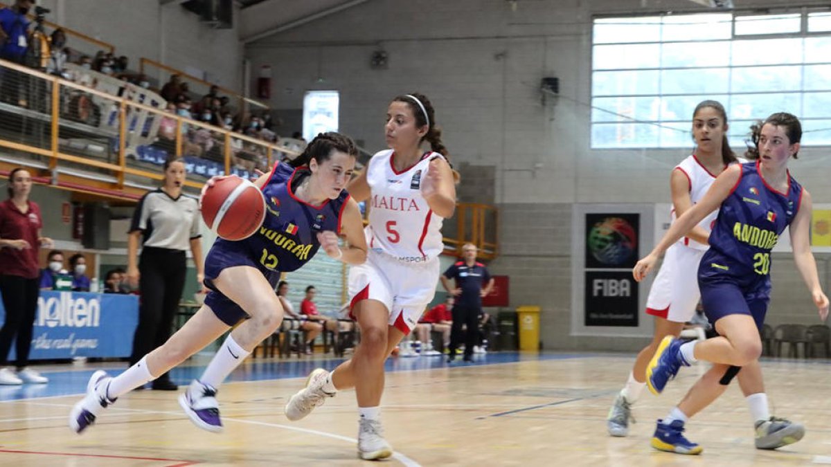 La selecció andorrana va encaixar ahir la tercera derrota.