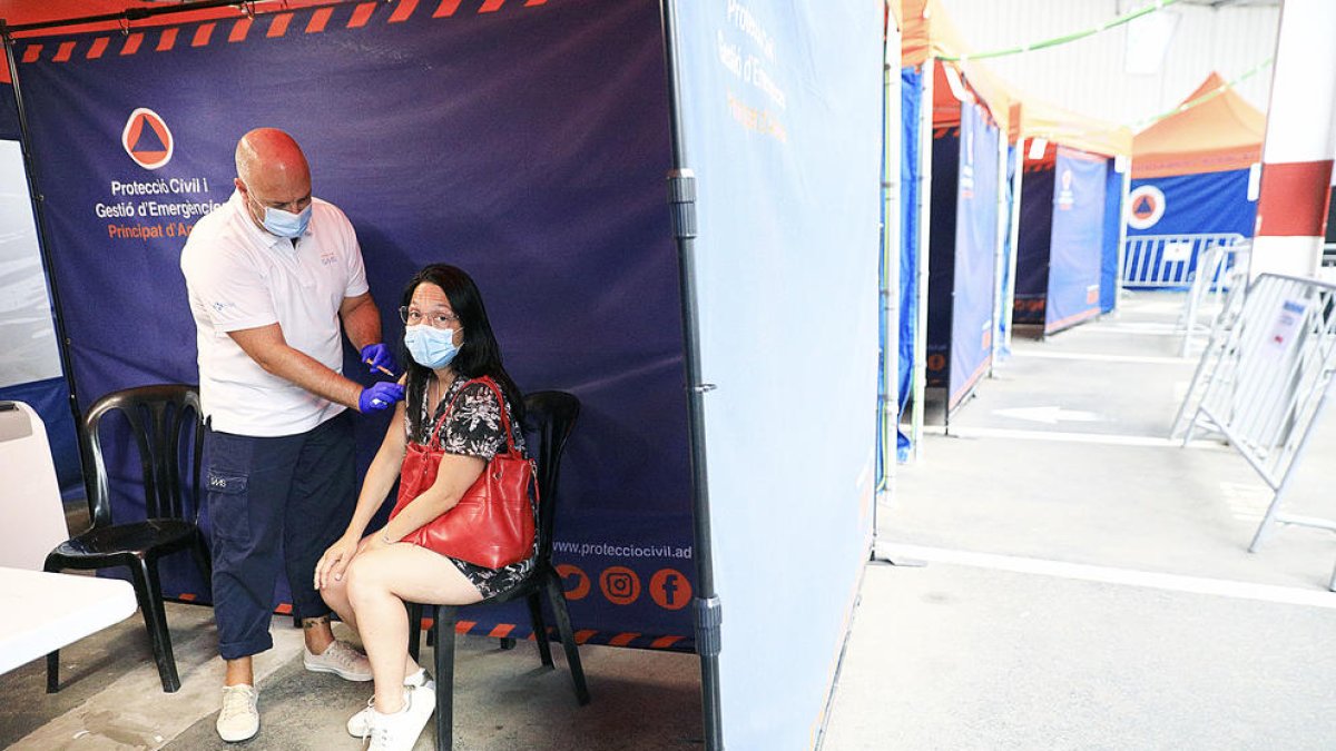 Remeten a baix ritme els casos actius i la pressió hospitalària