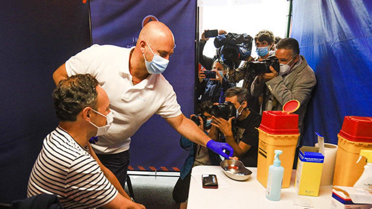 Xavier Espot es vacuna per segona vegada