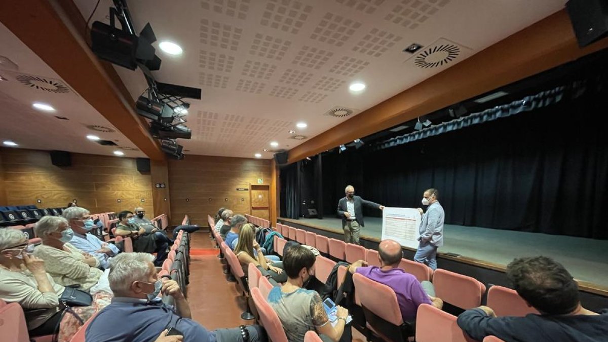 Reunió ahir dels cònsols canillencs amb els veïns de Ransol i els Plans
