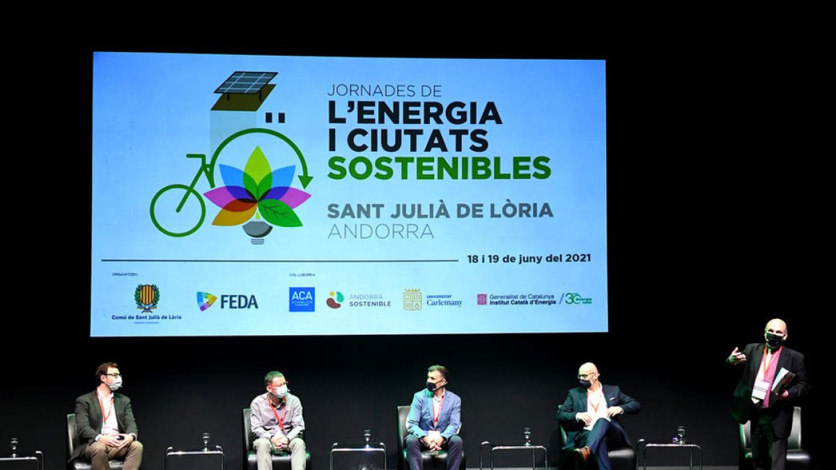 Sant Julià projecta dos parcs fotovoltaics i una xarxa de calor