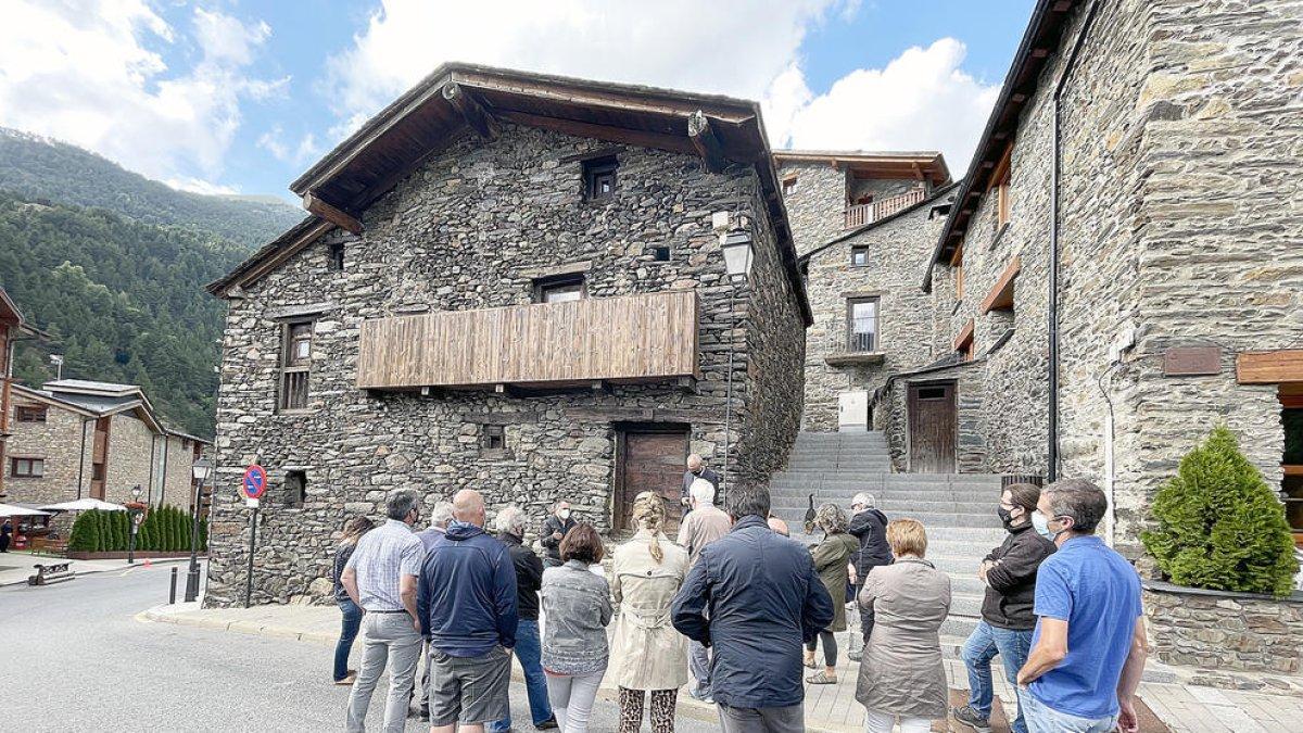 Visites als veïnats.