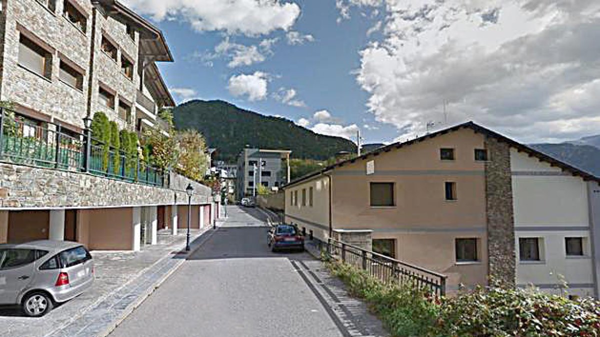 L'avinguda del Través, a la Massana.