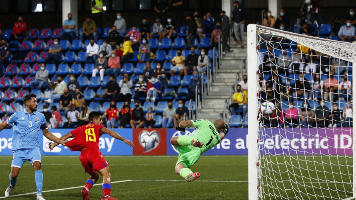 Victòria de la selecció contra San Marino (2-0)
