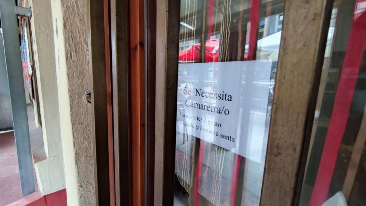 Anunci de recerca de personal a un establiment