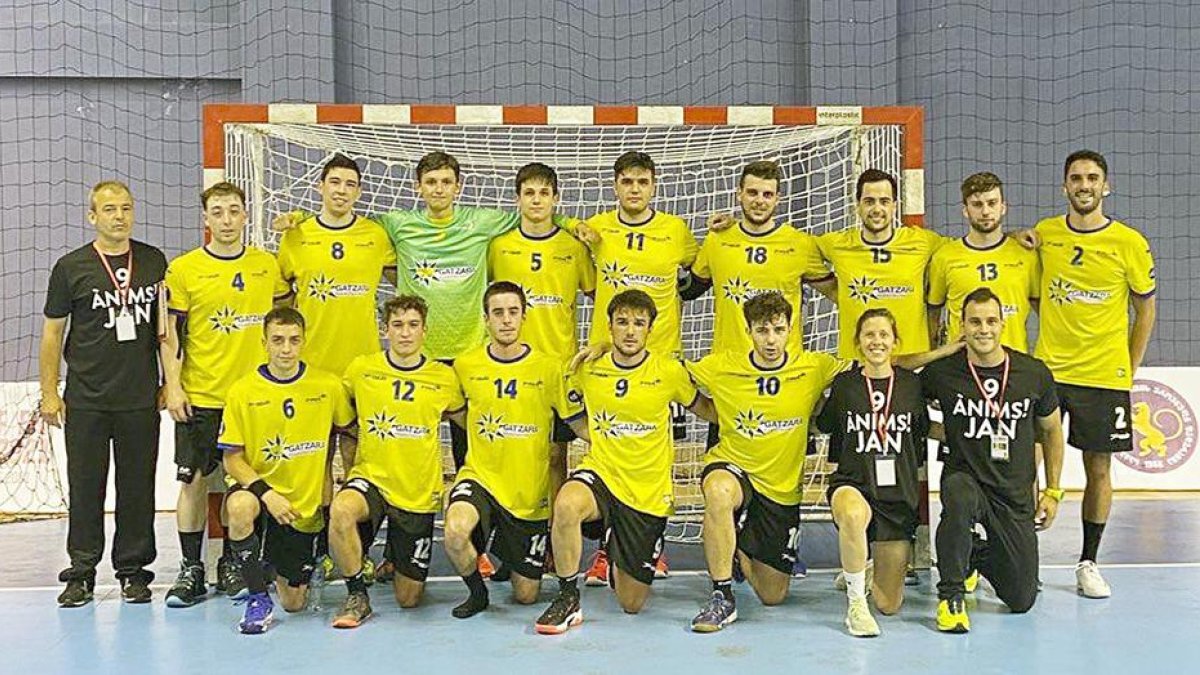 Tres positius per Covid fa tornar la selecció de Geòrgia