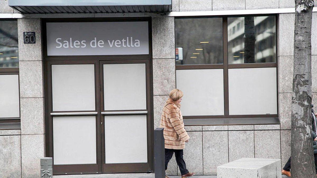 Entrada a les sales de vetlla d'Andorra la Vella.