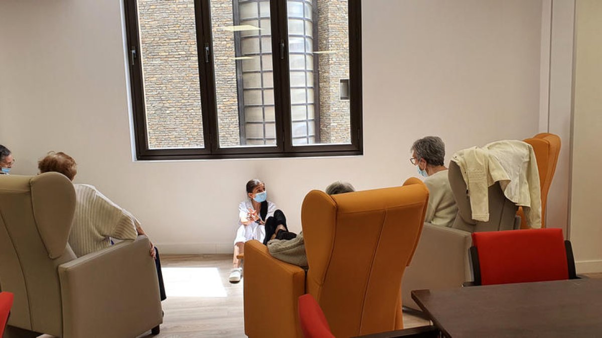 La Creu Roja ofereix 40 places a padrins als centres de dia