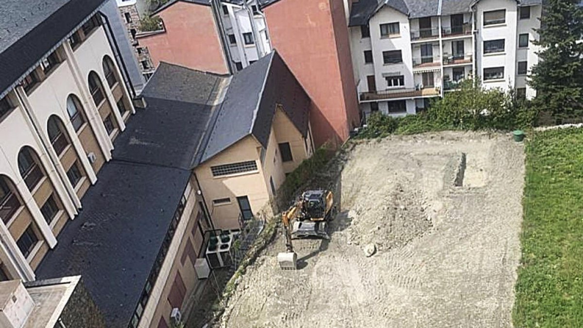 Sant Julià inaugura les pistes de pàdel