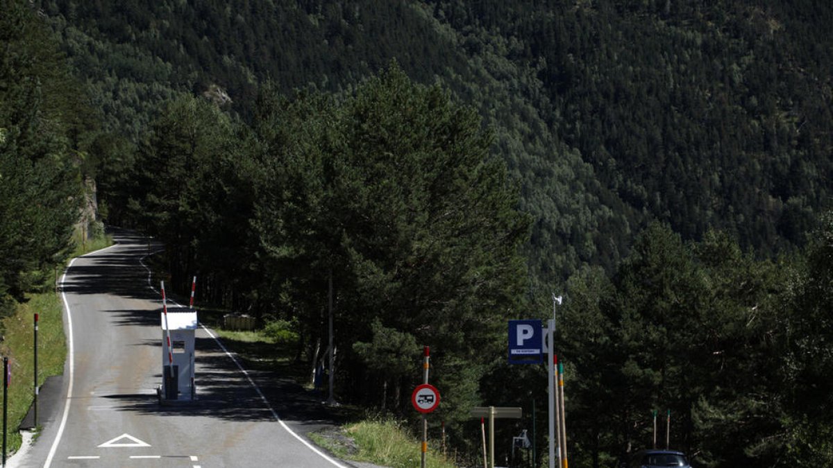 Entrada a l'aparcament de Sorteny.
