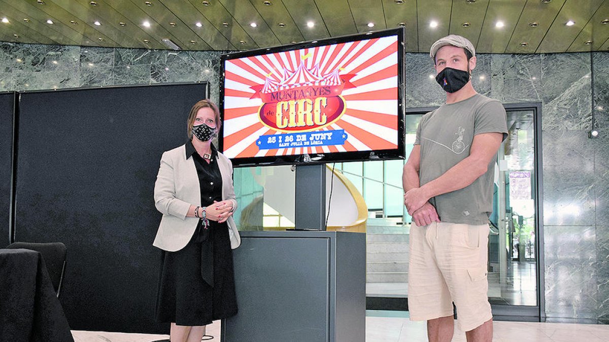 El comú aposta pel món del circ, amb una doble jornada d'espectacles