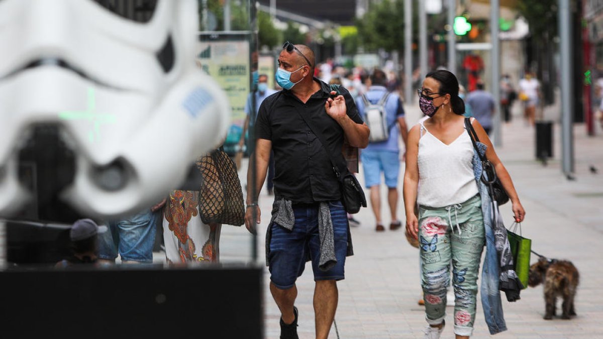Turistes per les vies comercials