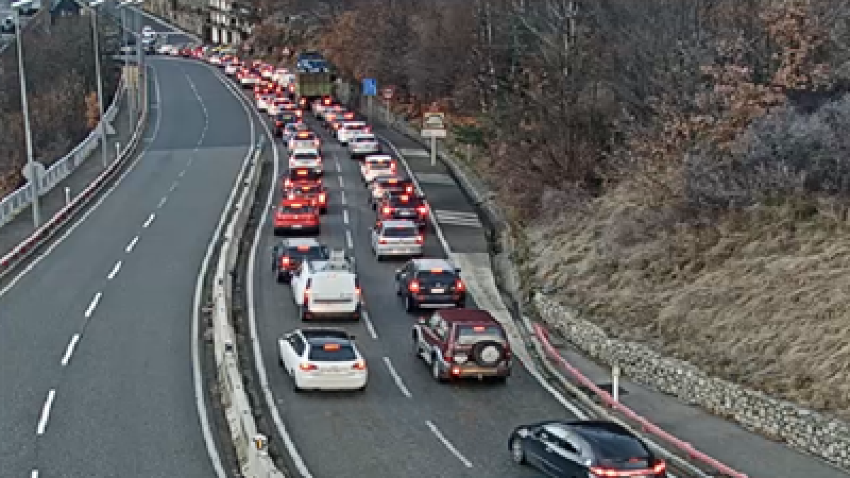 Trànsit dens a la CG3 - Sortida de La Massana en sentit sud