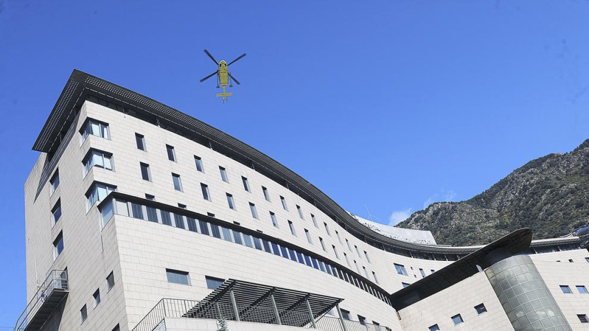 L'helicòpter de rescat en una intervenció anterior