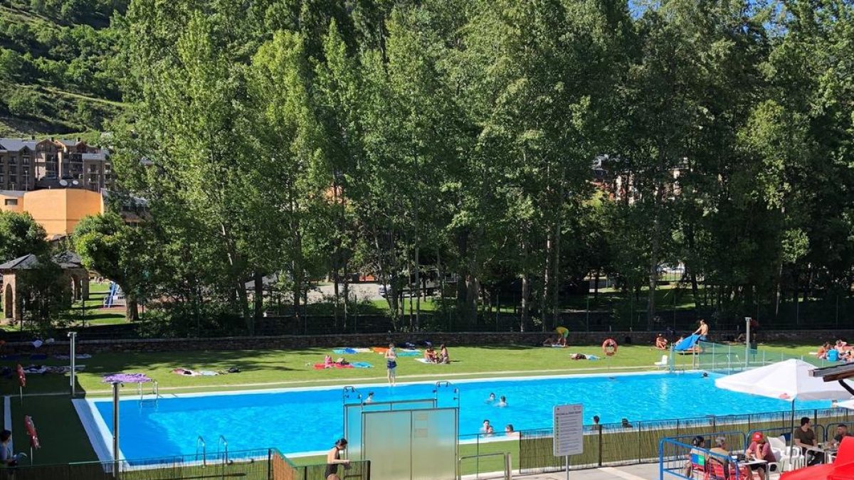 Instal·lacions de la piscina de La Mola