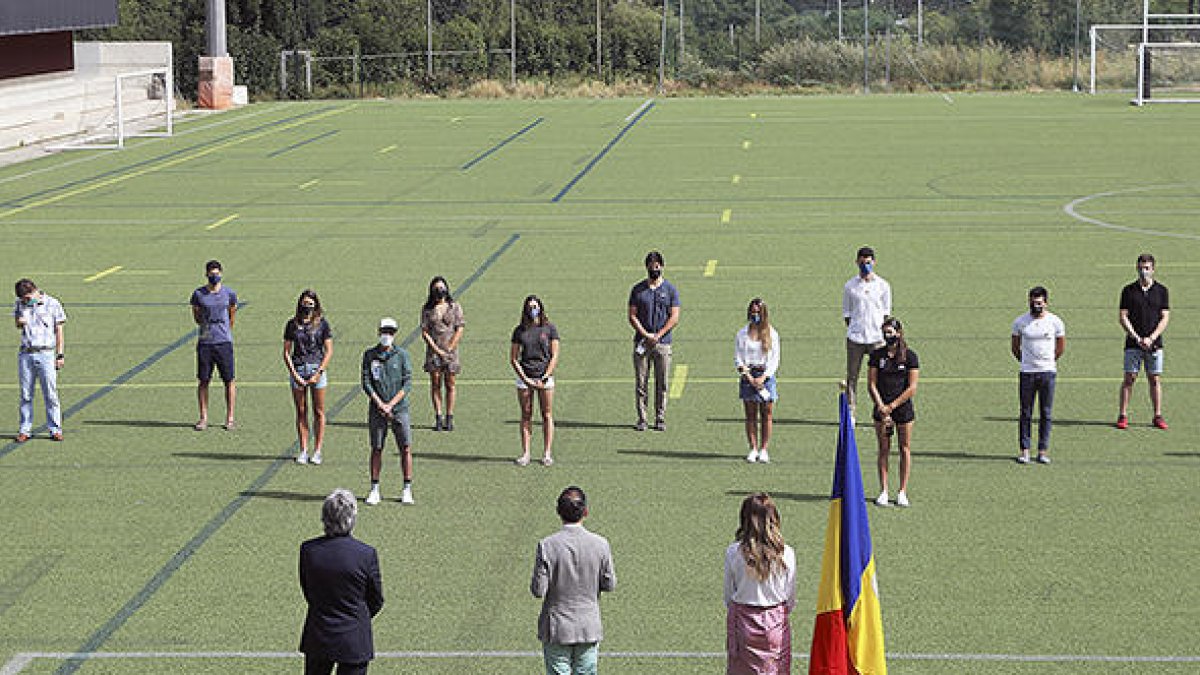 Les abelles de Carlemany i la visita de Piqué, als set tuits