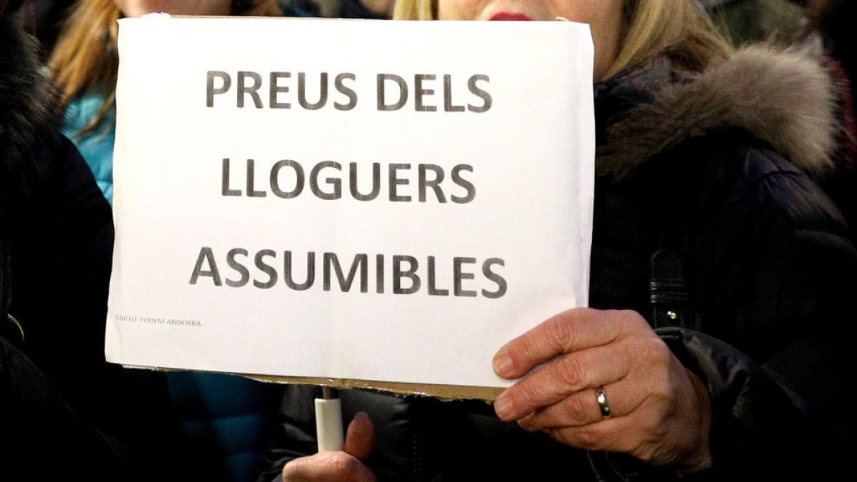 Un 38% de la població té dificultats a la llar per arribar
a final de mes