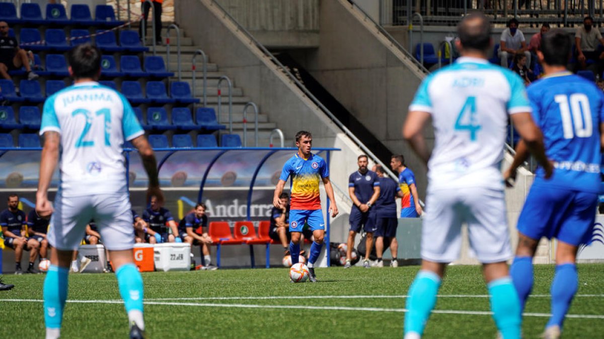 El partit es va disputar al matí a l'Estadi Nacional, on els tricolors jugaran aquesta temporada i la vinent.