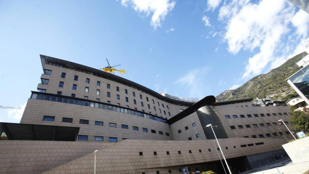 Façana de l'hospital Nostra Senyora de Meritxell.