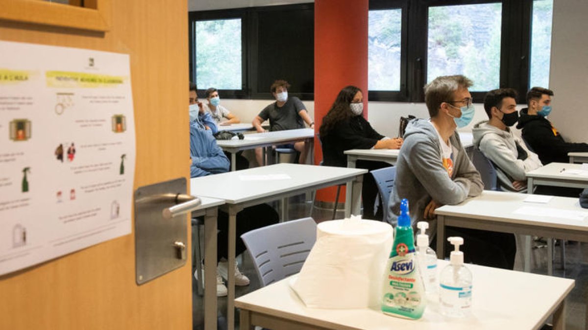 El centre ho ha demanat per poder començar el curs amb les màximes garanties sanitàries