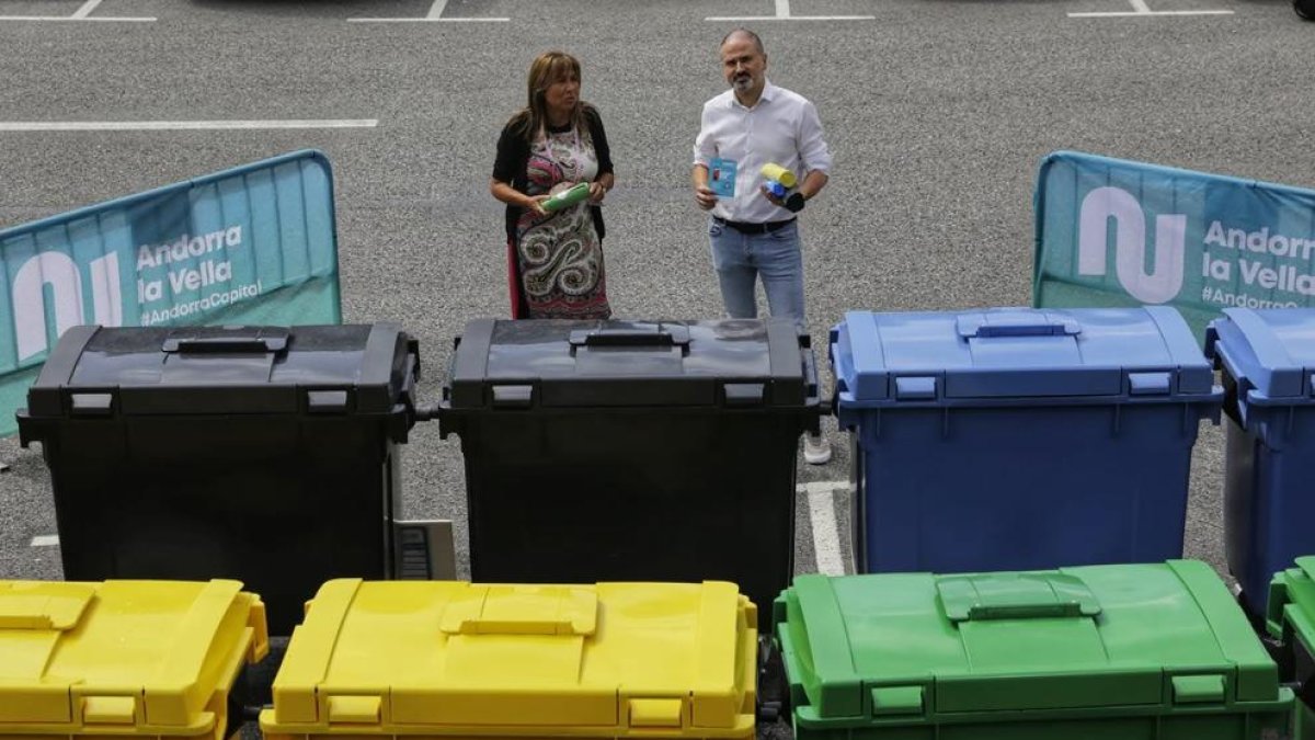 Cada dia es recollirà, a les 10 i a les 12 de la nit, un tipus de residu diferent