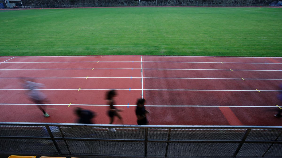 El nou tartan de l'Estadi Comunal.