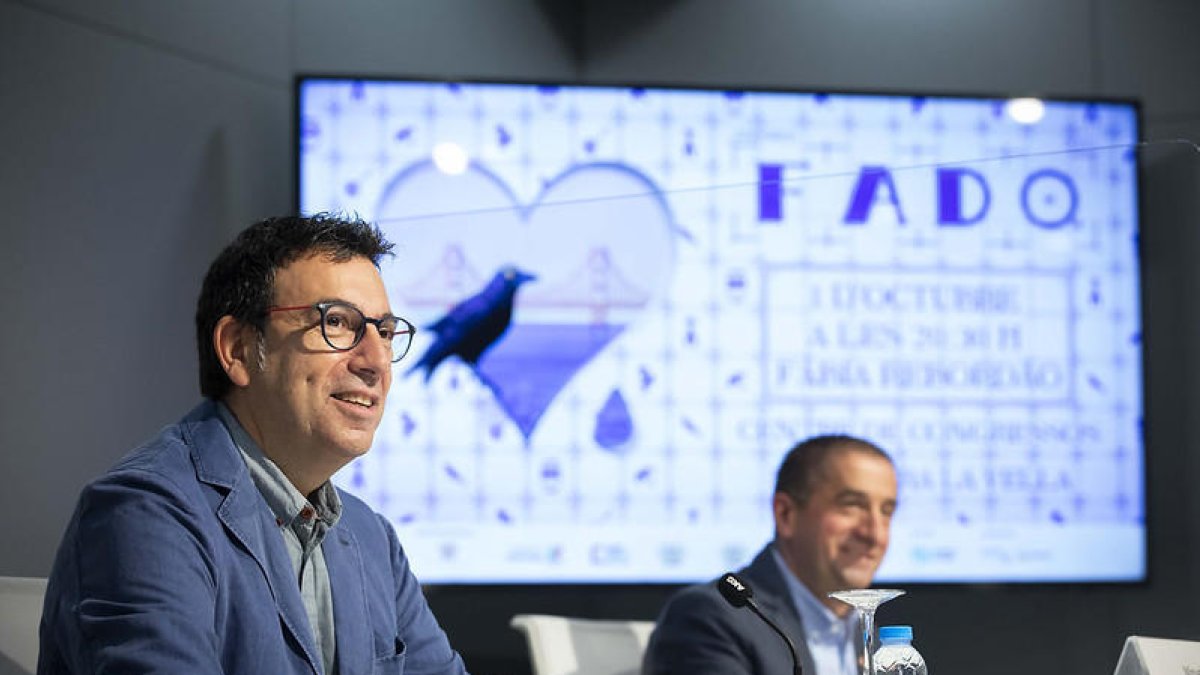 Miquel Canturri, conseller de Cultura i de Promoció Turística i José Manuel da Silva, cònsol honorari de Portugal a la presentació