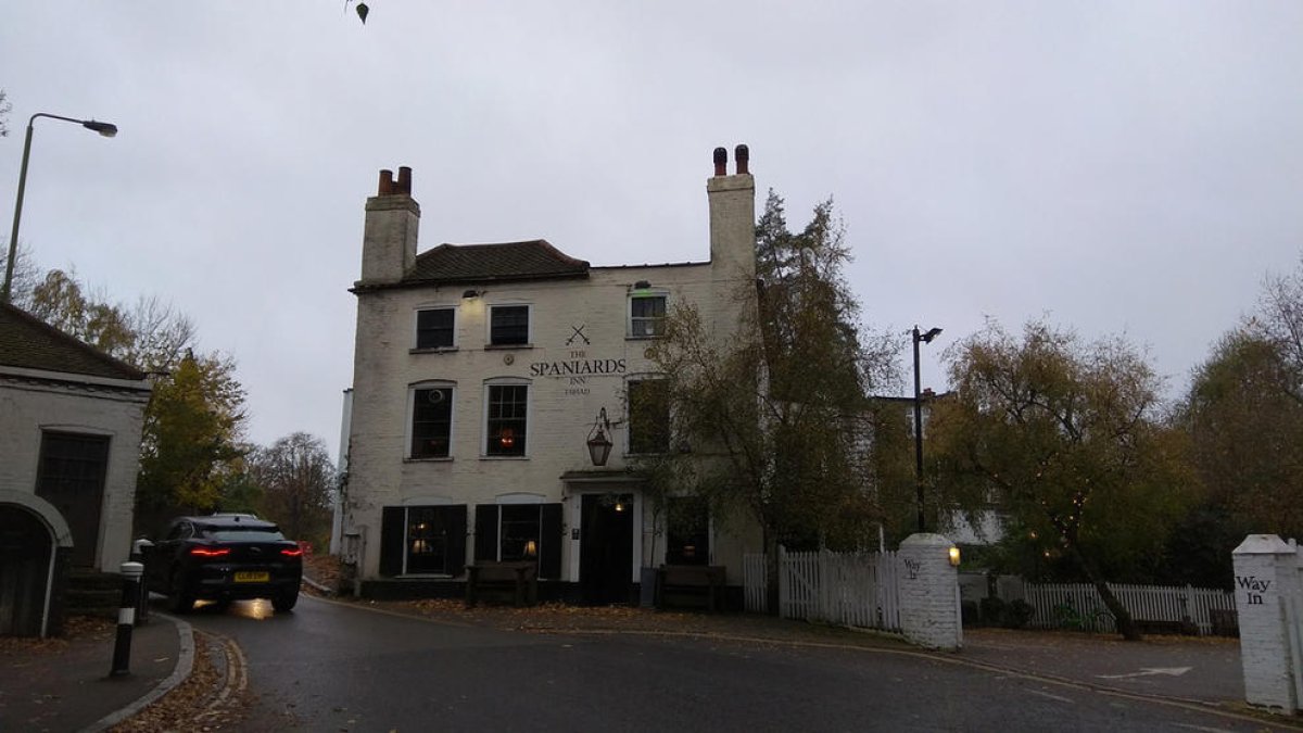 Spaniards Inn i Hampstead heat, Londres