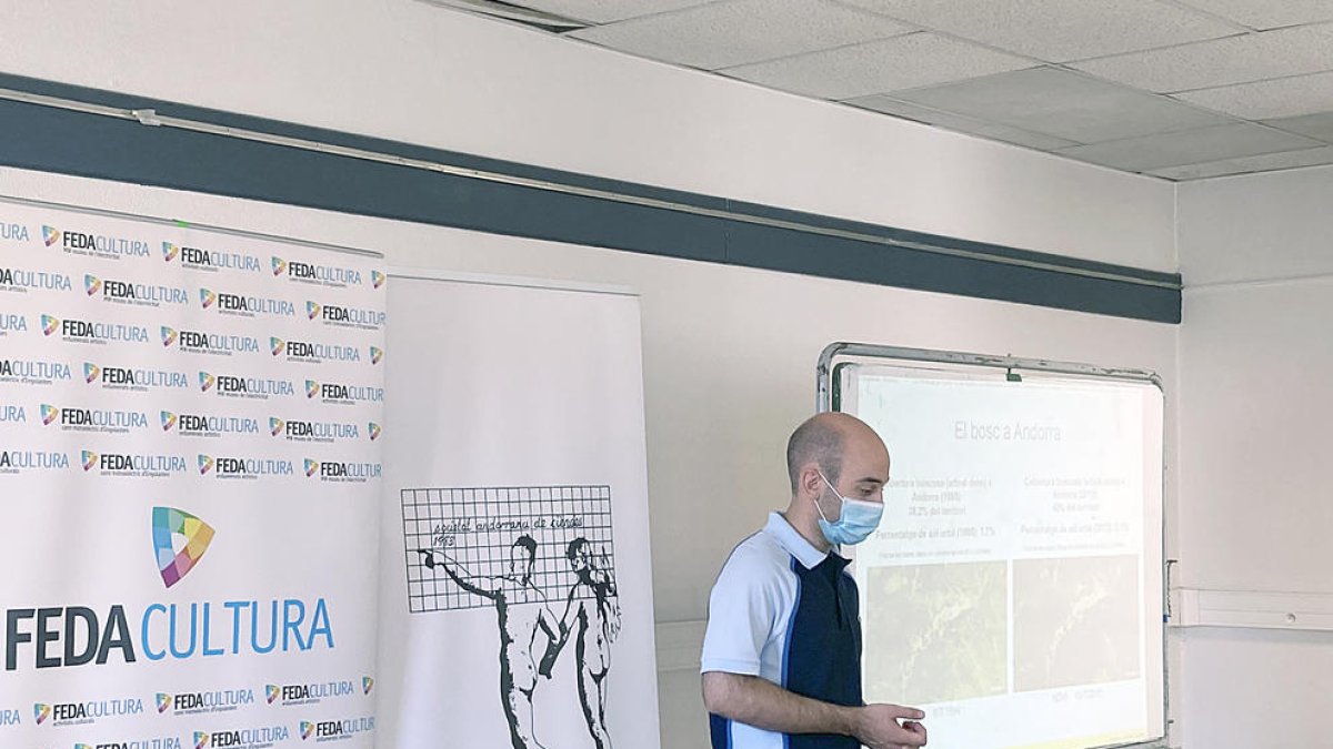 El meteoròleg Guillem Martín durant la seva ponència.