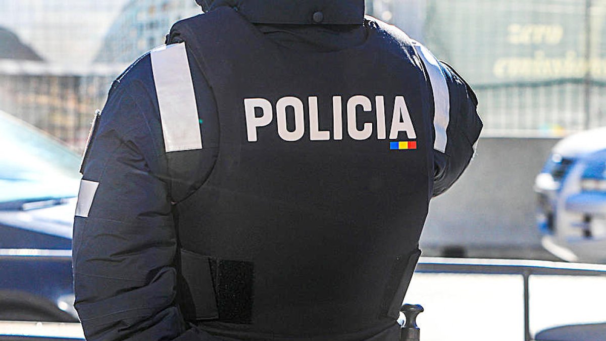 Un agent de policia.