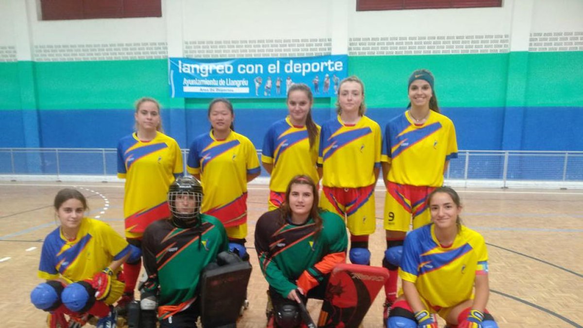 La selecció femenina en el segon dels partits.