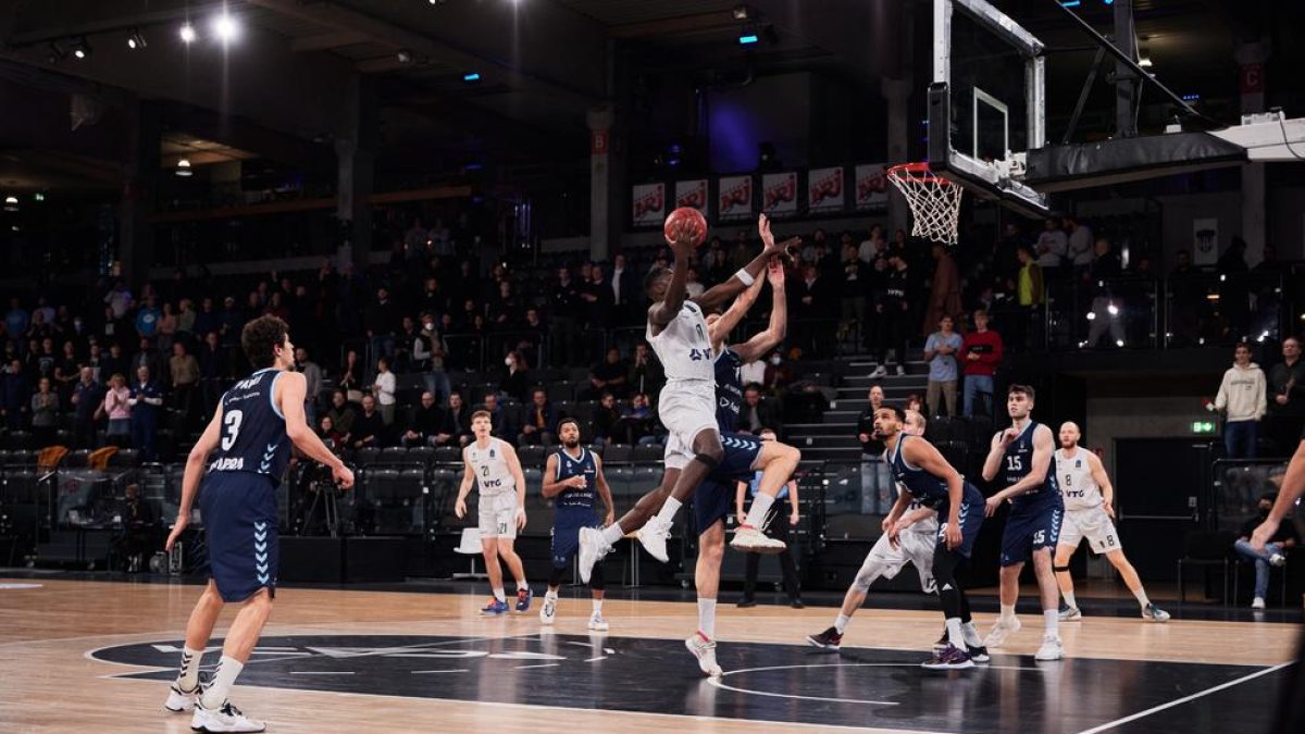 Un moment del partit