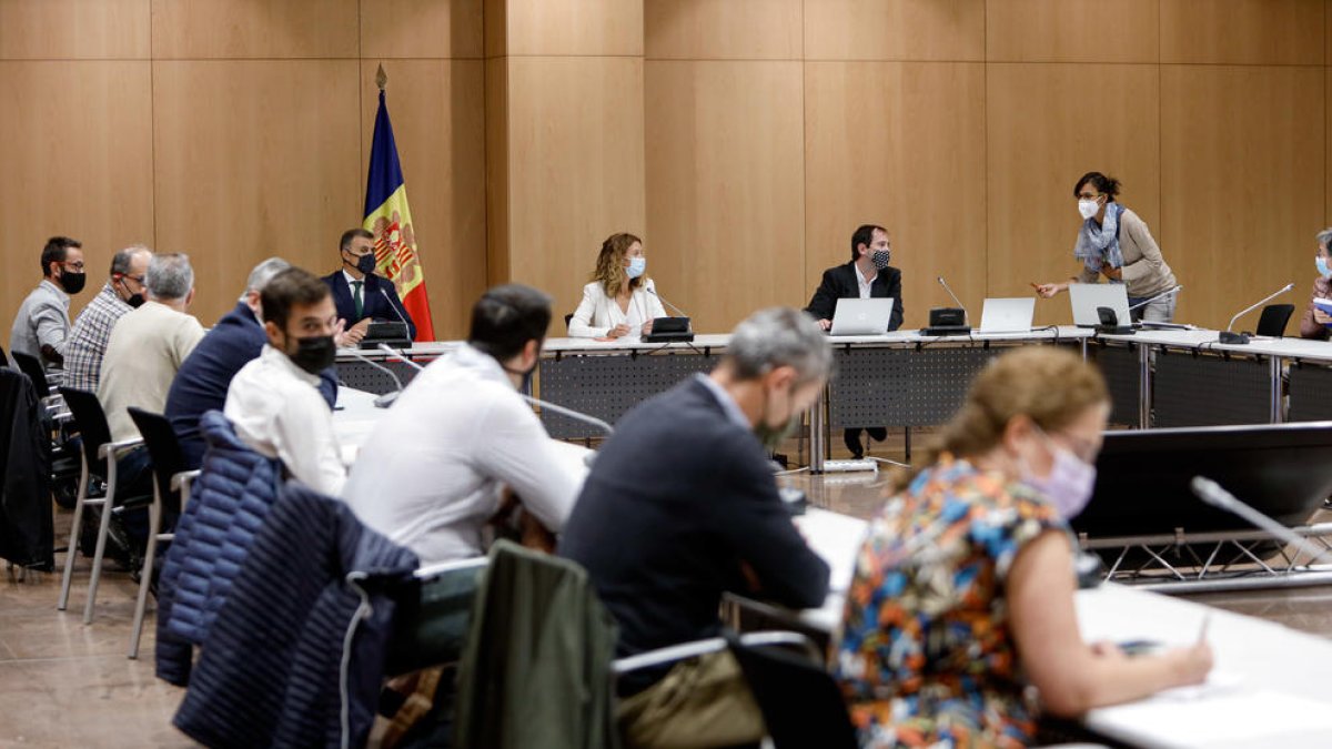 Reunió Comissió Nacional Energia i Canvi Climàtic.