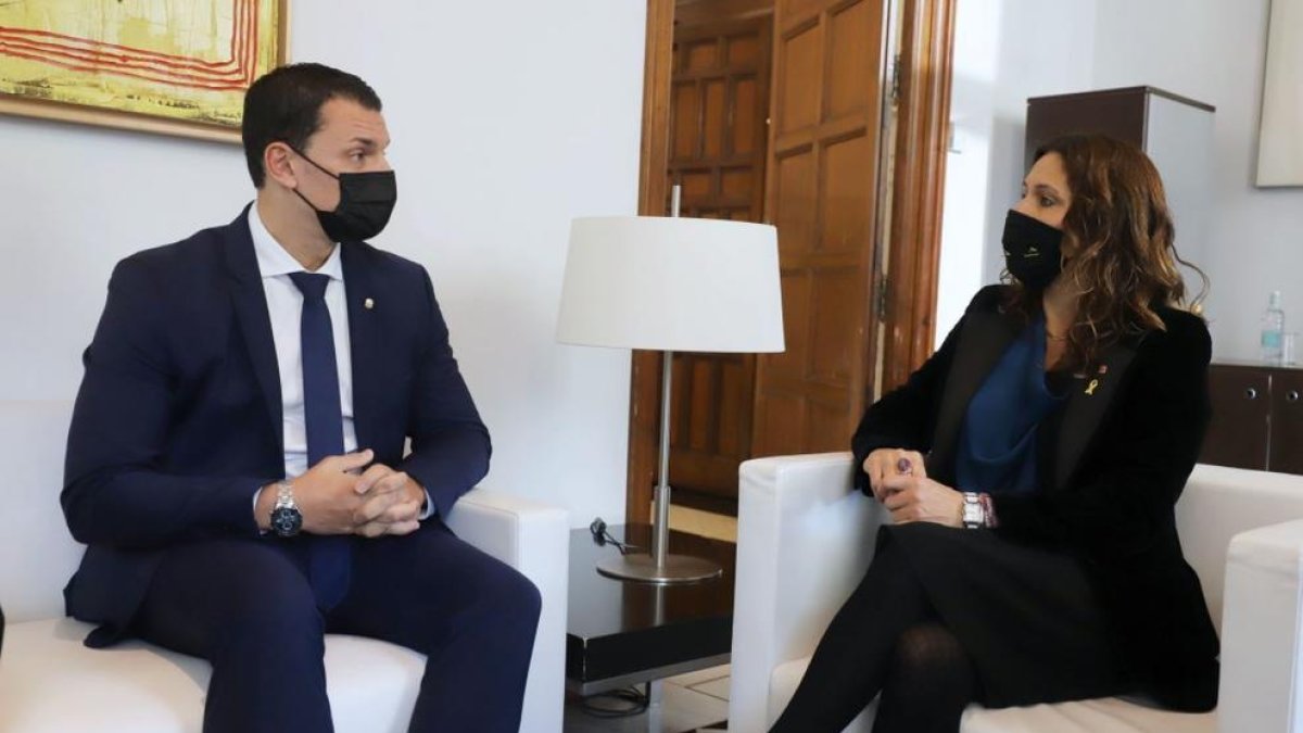 Jordi Gallardo amb la consellera de Presidència de Catalunya, Laura Vilagrà