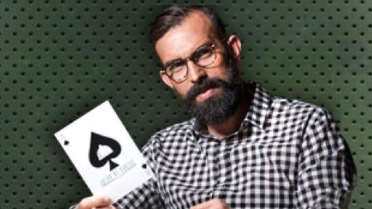 L'emissió està conduïda per Javi Sierra