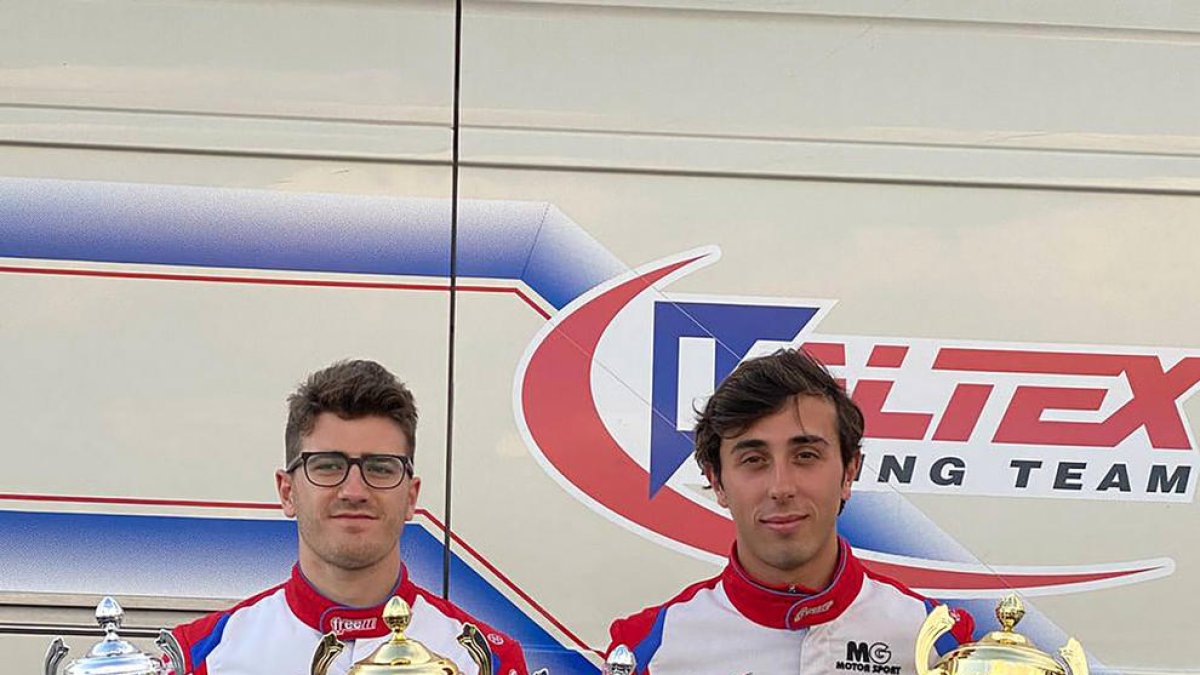 Àlex Machado, dreta, va reaparèixer amb victòria.